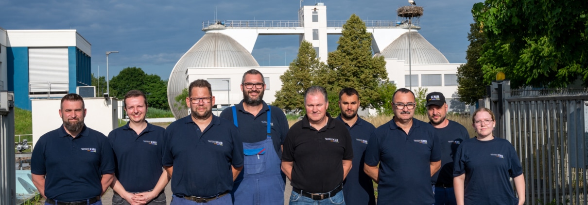 ,, Bild: Thomas Neu Gruppenbild: Die Mitarbeiter der KMB Kläranlage